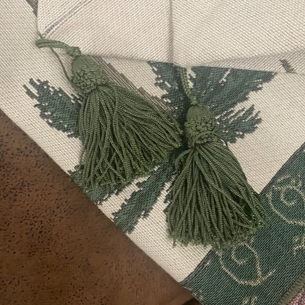 Palm Tree Table Runner - Picture 10 of 11
